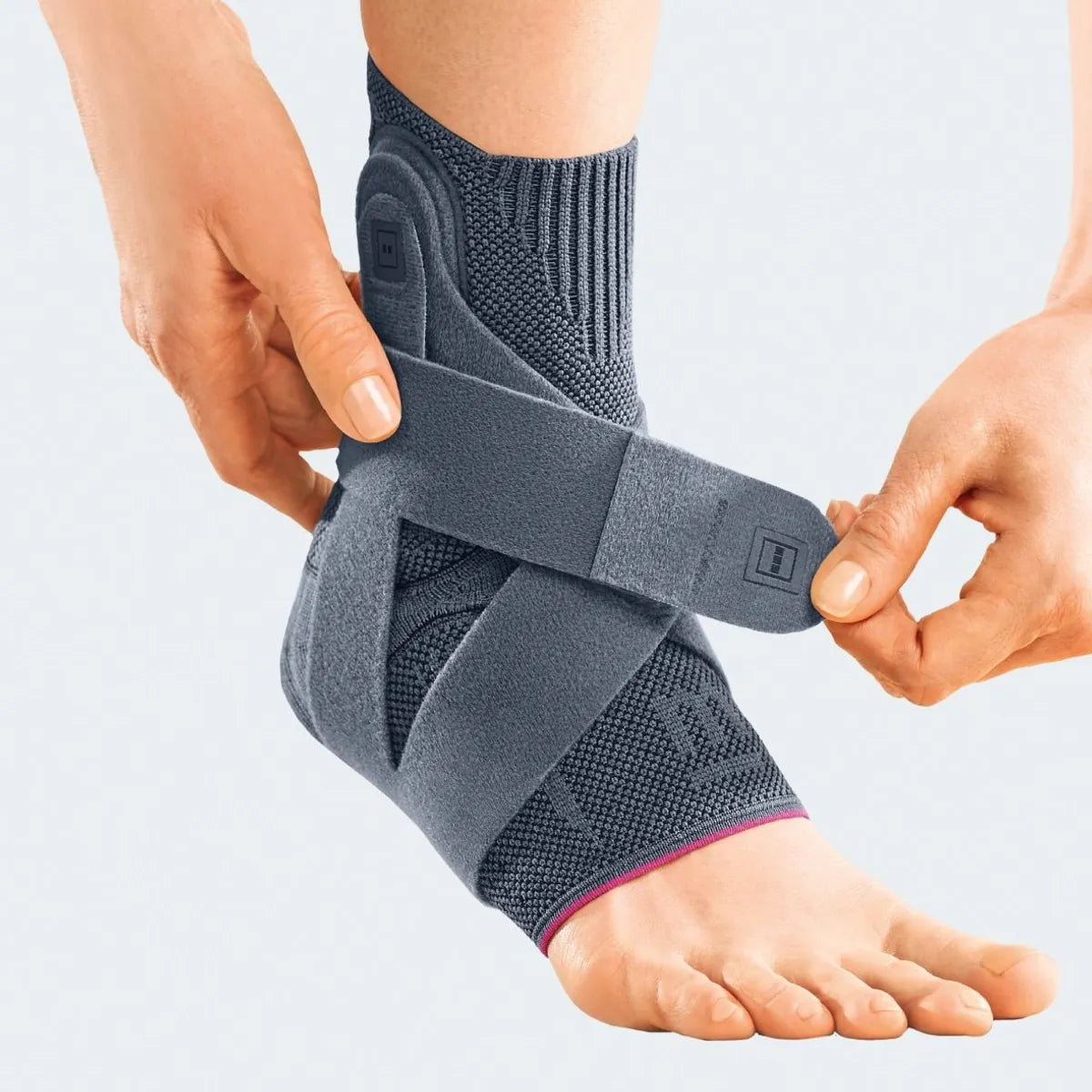 Pé elástico c/almofadas e sistema de tiras "Levamed®active"(Pé Direito)